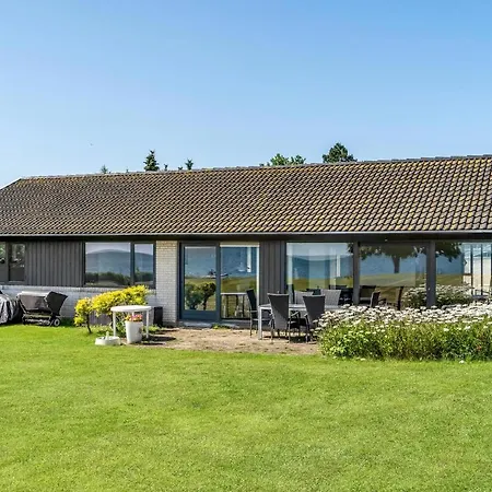 Dom wakacyjny 3 Bedroom Cozy In Frorup