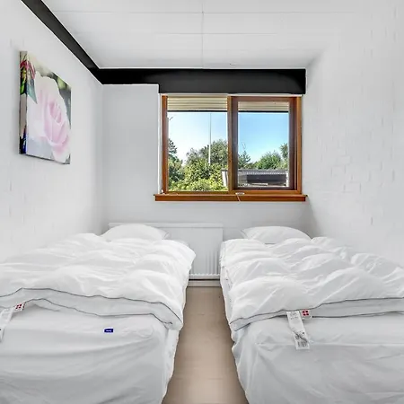 Dom wakacyjny 3 Bedroom Cozy In