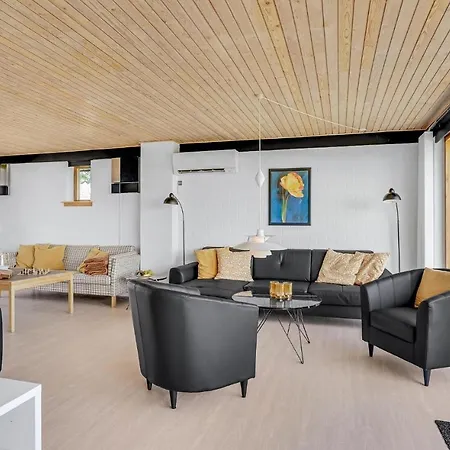 Dom wakacyjny 3 Bedroom Cozy In