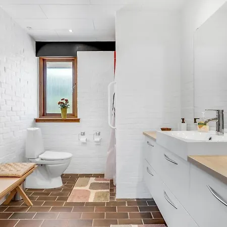 بيت للعطل 3 Bedroom Cozy In *