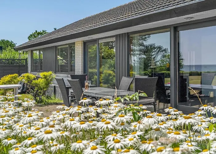 3 Bedroom Cozy In Feriehus Frorup